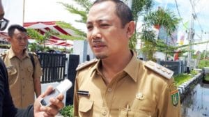 bupati-barsel-h-eddy-raya-samsuri_20171107_143409