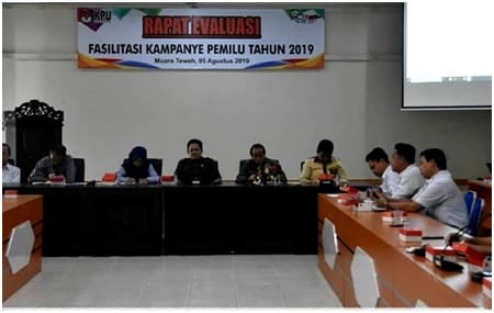 rapat evaluasi