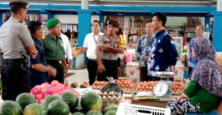 CEK HARGA BAHAN POKOK.