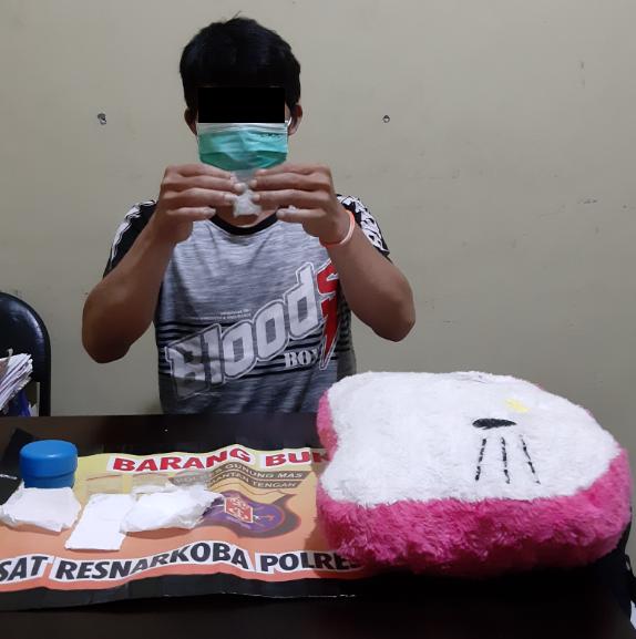 AN, Pelaku pengedar sabu