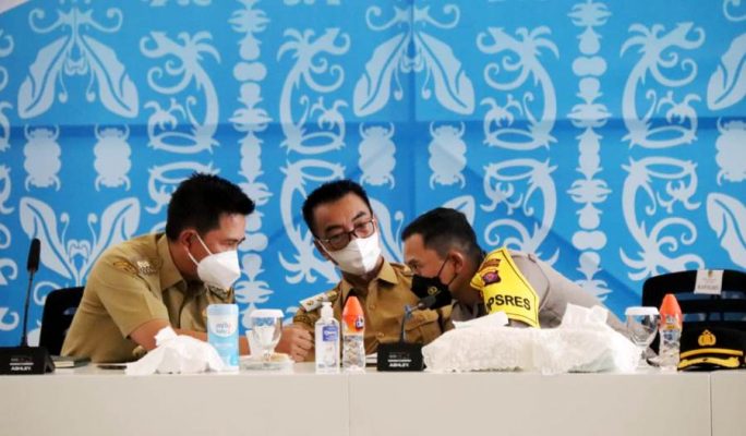 PIMPIN RAPAT MEDIASI ANTARA BATAMAD DAN PT MPG.