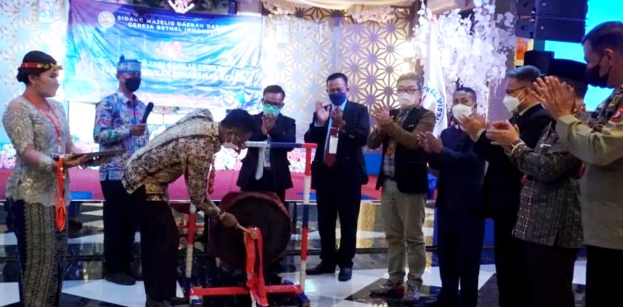 BUKA SIDANG MAJELIS DAERAH BARITO UTARA GBI.