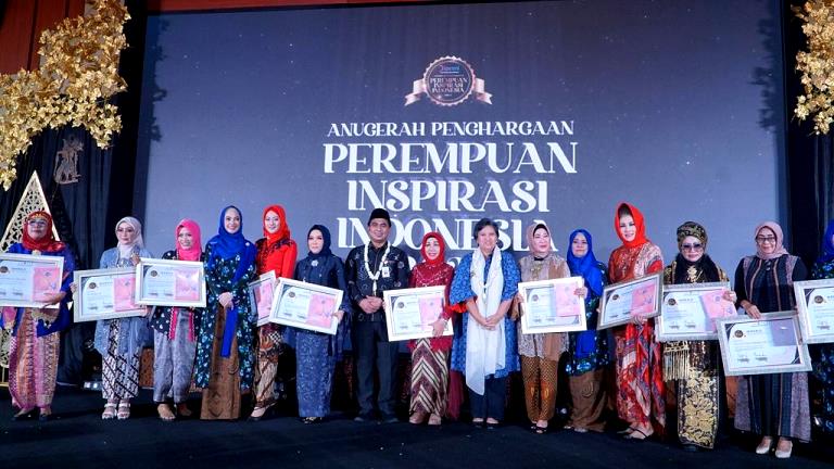 TERIMA PENGHARGAAN ANUGERAH PII