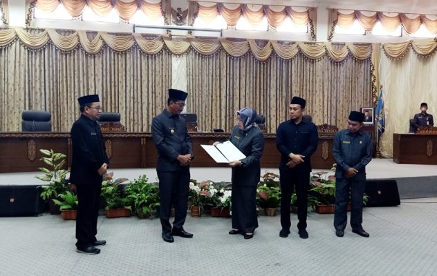 SERAHKAN PEMANDANGAN UMUM FRAKSI.