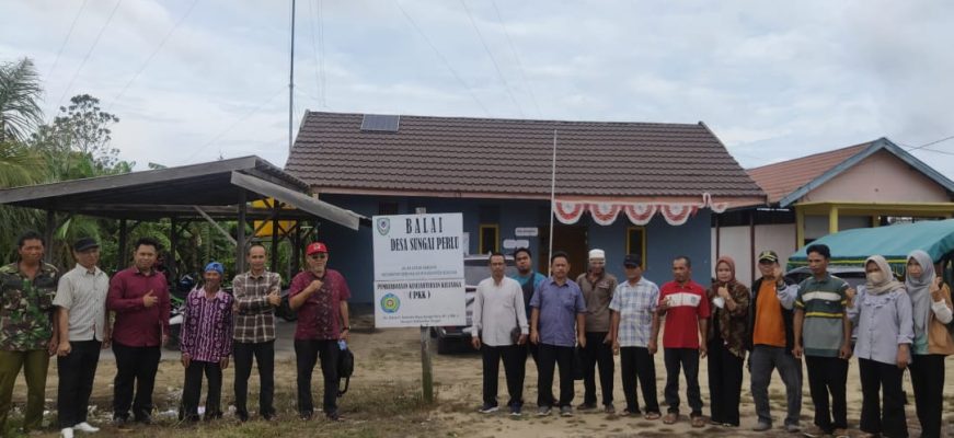 Argiansyah bersama Anggota DPRD saat reses di Desa Sungai perlu