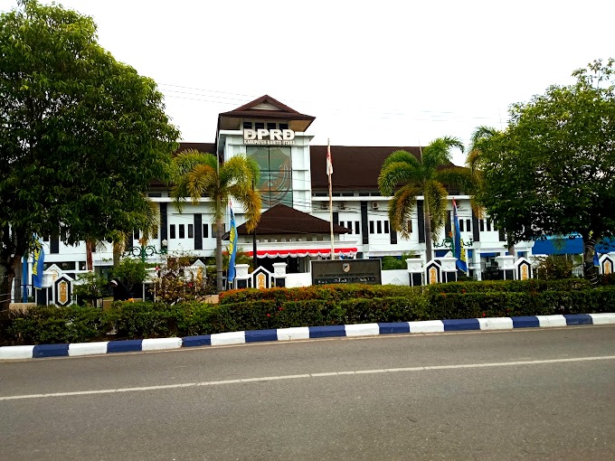 GEDUNG DPRD KABUPATEN BARITO UTARA. (1)