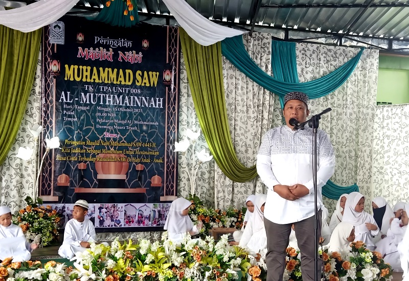 SAMPAIKAN SAMBUTAN..