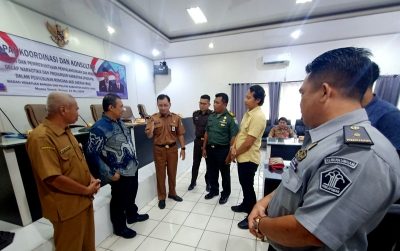 BERSAMA ASISTEN SEKDA..