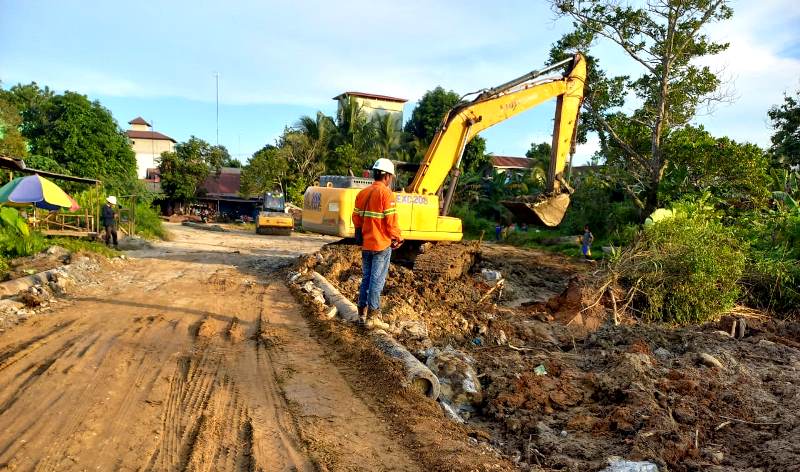 PERBAIKAN JALAN DESA LUWE HULU..