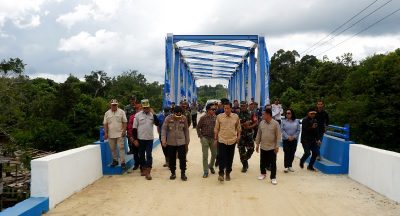 TINJAU JEMBATAN SEI INTU.