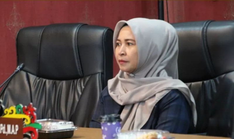 Sekretaris-Komisi-A-DPRD-Kota-Palangka-Raya-Hj-Mukarramah.