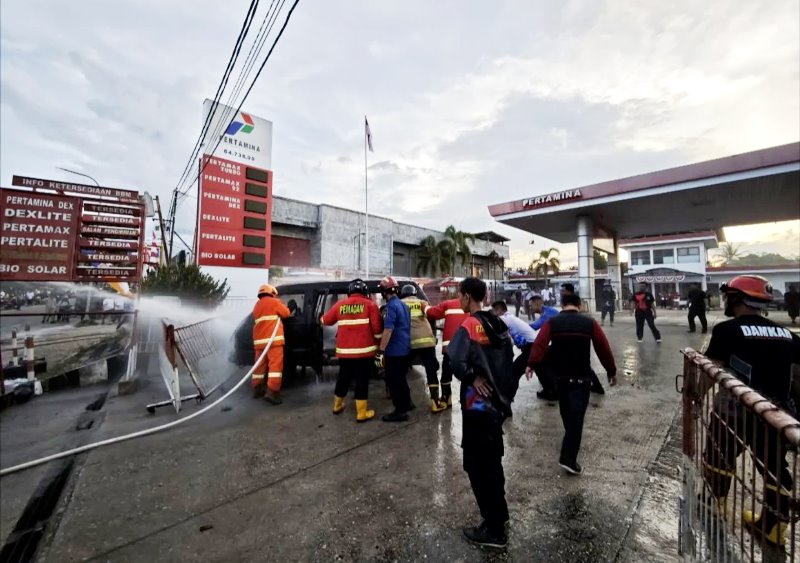 MOBIL CARRY TERBAKAR..