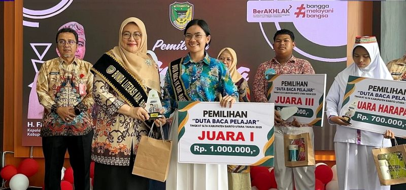 SERAHKAN HADIAH LOMBA