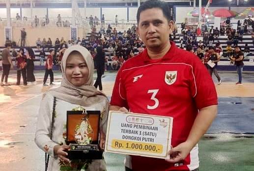 BERIKAN BONUS KEPADA ATLET