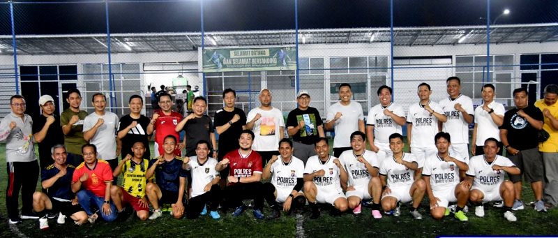PEMKAB BARUT DAN FKPD GELAR SPARING MINI SOCCER...