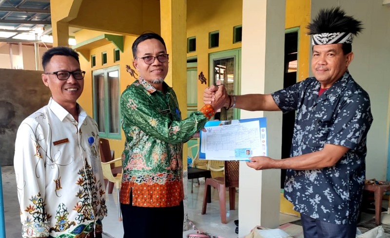 SERAHKAN DOKUMEN KEPENDUDUKAN..