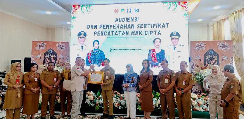 PENYERAHAN SERTIFIKAT PENCATATAN HAK CIPTA..